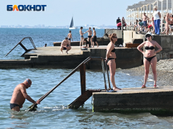 Море у берегов Сочи остыло до +16: назвали курорты Краснодарского края с самой теплой водой