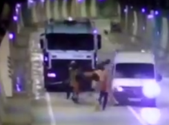 «Газель» сбила дорожников в сочинском тоннеле 