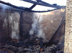 В станице Украинской во время пожара в летней кухне погиб местный житель