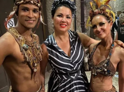 Анна Нетребко аномально похудела на фото с полуголым итальянцем