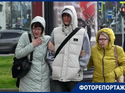 Холода заставили краснодарцев снова достать зимние вещи