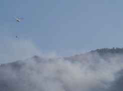 МЧС направило самолёт-амфибию Бе-200 для тушения горящего леса в Геленджике