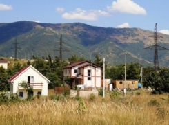 «Передумали»: Чиновники Геленджика забирают у семей жилье, которое дали 6 лет назад