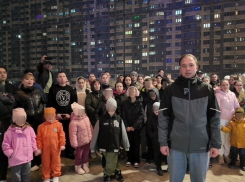 Остались без школы и детсадов: жители «Сказка Град» записали обращение губернатору