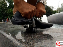 Краснодарский изобретатель попал в Книгу Гиннесса с миниатюрным велосипедом