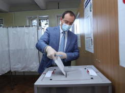 Спикер ЗСК Бурлачко принял участие в голосовании по поправкам в Конституцию РФ