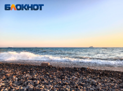 В разгар бархатного сезона вода в Черном море стала остывать