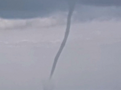 Смерчи над морем напугали и восхитили жителей Краснодарского края