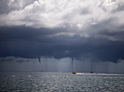 Экстренное предупреждение: возможно формирование смерчей над Чёрным морем 