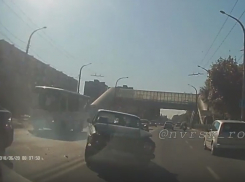 Появилась запись с регистратора автоледи, увернувшейся от лобового столкновения в Новороссийске