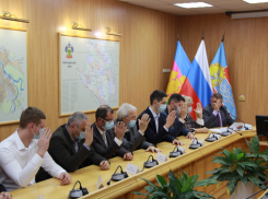 На Кубани вручают удостоверения кандидатам в депутаты об избрании в Госдуму