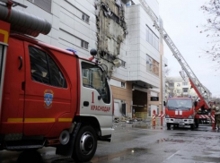 «Трагедия в Кемерово Краснодар не научила?»: пожарные во время учений в ТРЦ уткнулись в запертые двери