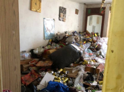 Мусорную свалку устроил в собственной квартире житель Краснодара