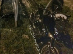 Пьяные на мопеде после ДТП с иномаркой попали в реанимацию в Новороссийске