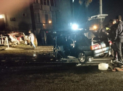 Гидравлический инструмент применили спасатели для эвакуации пострадавших в ДТП в Сочи