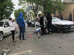 В ДТП немецких иномарок в центре Краснодара есть пострадавшие