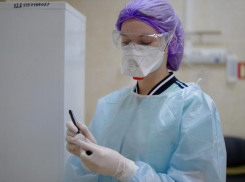 До 200 тысяч рублей в месяц могут зарабатывать медики в Краснодаре 