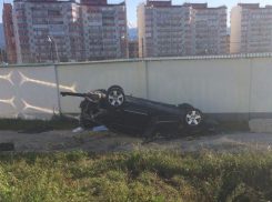 В Сочи водитель автомобиля «не рассчитал силы» и перевернулся