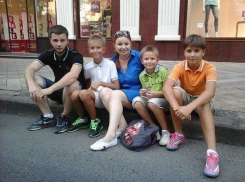 Руководителя благотворительной организации с четырьмя детьми могут выгнать на улицу из собственного дома 