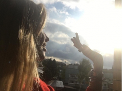 Вера Брежнева сделала игривое селфи в Армавире