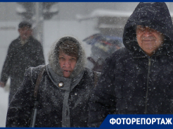 Веники, техника, лопаты: как чистят Краснодар от снега