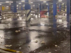 В «Мега Адыгея» взорвалась стена