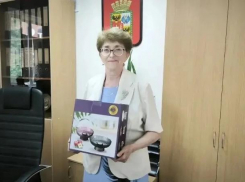 Краснодарка в свой юбилей получила поздравление от депутата Гордумы