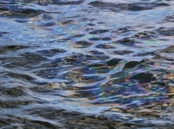 Спасатели назвали наихудший итог разлива топлива сухогруза, затонувшего на Кубани