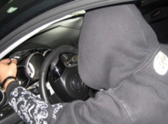 Житель Адыгеи напал на кубанца, избил и угнал его авто