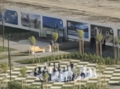 В Краснодаре после открытия сквера на улице Конгрессной исчезли гигантские шахматы 