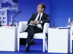 В Краснодаре Медведев заявил, что деньги на благоустройство городов нужно предусмотреть в трехлетнем бюджете