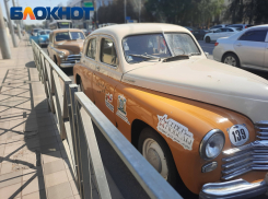 «В Берлине нас боялись немцы»: участники автопробега в Краснодаре рассказали о любви к Родине и ретро-машинам  