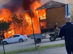 Видео пожара турбазы «Водолей» в Краснодарском крае