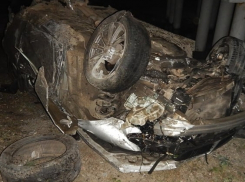 Три человека погибли при падении машины с моста под Краснодаром