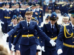  Из 118 претенденток курсантками летного училища в Краснодаре станут только 15 девушек 