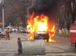 В Армавире из-за короткого замыкания сгорела маршрутка