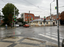 Утепляемся и вооружаемся зонтами: на Краснодар обрушилась непогода