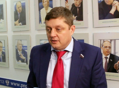 России нужно отказаться от продажи нефти, - Пахолков