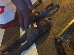 Задержанные на Кубани при получении взятки в 1,5 млн полицейские уволены из органов
