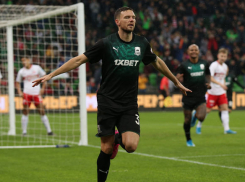 Форвард «Краснодара» сравнил борьбу с коронавирусом в России и Швеции