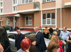  Губернатор пообщался с застрявшими в Сочи пассажирами 