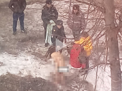 Голая девушка бросалась на прохожих в Краснодаре