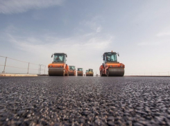 На мосту между Кубанью и Крымом положили первый асфальт