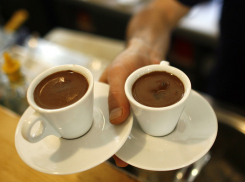 В Армавире повар продавала наркотики в кафе