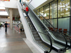 В Сочи девушку затянуло в эскалатор, ей едва ли не оторвало ступню