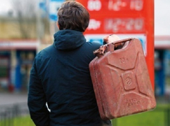 Житель Кубани из-за ревности поджег 25-летнюю девушку