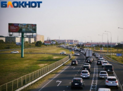 На трассе М-4 «Дон» в Краснодаре водители встали в километровые пробки 