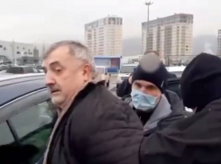 Сотрудники ФСБ задержали краснодарского решалу «быстроногого Абелардо» за вымогательство 37 миллионов