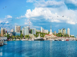 В Сочи демонтируют очередное незаконное летнее кафе