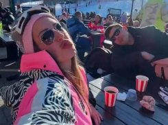 «Вы в своём уме?»: ролик блогерши с младенцем об очередях на «Розе Хутор» обсудили в Краснодаре   